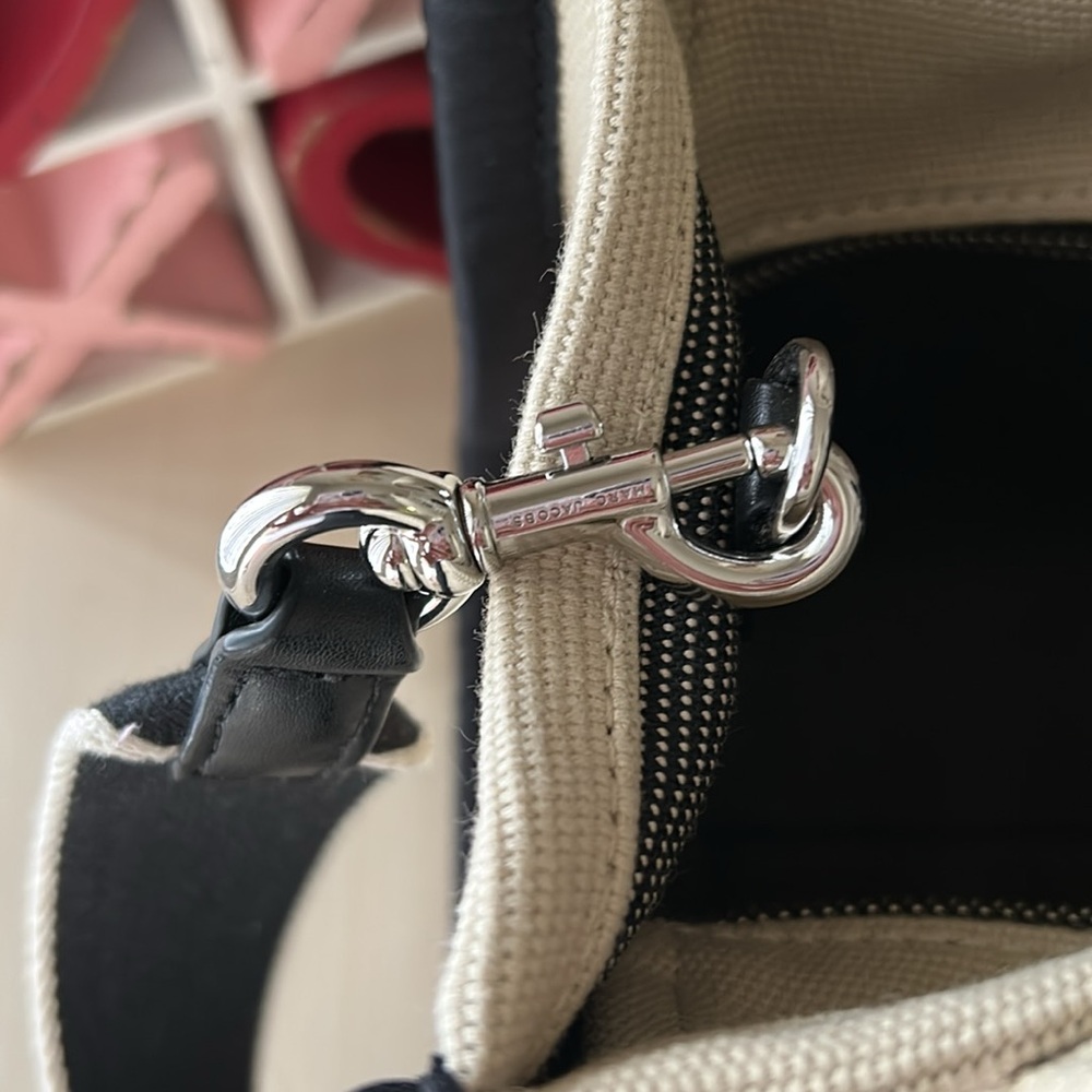Marc Jacobs The Tote Bag - Small - Picture 9 of 16